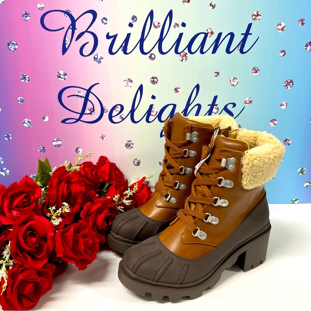 🦆NIB CHEYENNE HEELED DUCK BOOTS
